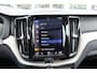 Volvo XC60 T8 390PK Automaat Twin Engine AWD Inscription | Schuif/kanteldak | Adapt. Cruise | Trekhaak | Verw. Voorstoelen | PDC + Camera |