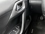 Peugeot 2008 SUV Blue Lion 110pk | Lage kilometerstand! | 100% Dealeronderhouden | Navigatie | Airco | Cruise Control | Parkeersensoren | DAB+ radio | Bluetooth | Apple Carplay / Android Auto | Elektrisch inklapbare spiegels | 16" lichtmetalen velgen |