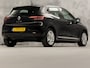 Renault Clio 1.0 TCe Sport (APPLE CARPLAY, GROOT NAVI, PARKEERSENSOREN, LM VELGEN, SPORTSTOELEN, CRUISE, LANE ASSIST, NIEUWSTAAT)