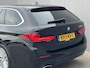 BMW 5-Serie Touring 530e Business Edition Plus / Dealer Onderhouden / Head- Up Display / Stoelverwarming / Achteruitrijcamera / 1.700 kg trekgewicht / Navigatie / Apple Carplay & Android Auto / Climate Control / 18"LM Velgen /