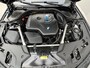 BMW 5-Serie Touring 530e Business Edition Plus / Dealer Onderhouden / Head- Up Display / Stoelverwarming / Achteruitrijcamera / 1.700 kg trekgewicht / Navigatie / Apple Carplay & Android Auto / Climate Control / 18"LM Velgen /
