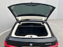 BMW 5-Serie Touring 530e Business Edition Plus / Dealer onderhouden / 1.700 kg trekgewicht / Navigatie / Apple Carplay Android / HUD / Stoelverwarming / Climate Control / Camera / Parkeer assistent / 18"LM wielen /