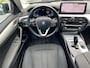 BMW 5-Serie Touring 530e Business Edition Plus / Dealer onderhouden / 1.700 kg trekgewicht / Navigatie / Apple Carplay Android / HUD / Stoelverwarming / Climate Control / Camera / Parkeer assistent / 18"LM wielen /