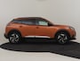 Peugeot e-2008 EV Allure Pack 50 kWh 136PK | Achteruitrijcamera | Navigatie | Apple carplay Android auto | Climate control | LED| DAB | 17"LMV