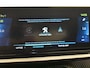 Peugeot e-2008 EV Allure Pack 50 kWh 136PK | Achteruitrijcamera | Navigatie | Apple carplay Android auto | Climate control | LED| DAB | 17"LMV