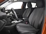 Peugeot e-2008 EV Allure Pack 50 kWh 136PK | Achteruitrijcamera | Navigatie | Apple carplay Android auto | Climate control | LED| DAB | 17"LMV