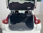 Nissan Juke 1.6 Connect Edition / Cruise Control / Climate Control / Achteruitrij Camera / Full-Map Navigatie / Radio&Bluetooth Voorbereiding / Lichtmetalen Velgen 17" /