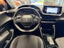 Peugeot e-208 EV ACTIVE PACK 50 kWH NAVIGATIE CRUISE CONTROL CLIMATE CONTROL BLUETOOTH TELEFOON APPLE CARPLAY/ANDROID 16" LICHTMETALEN VELGEN PDC ZEER MOOI !!