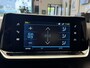 Peugeot e-208 EV ACTIVE PACK 50 kWH NAVIGATIE CRUISE CONTROL CLIMATE CONTROL BLUETOOTH TELEFOON APPLE CARPLAY/ANDROID 16" LICHTMETALEN VELGEN PDC ZEER MOOI !!