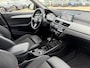 BMW X1 xDrive25e Sport Line Trekhaak Carplay Harman-Kardon Stuurwielverwarming Stoelverwarming 18 Inch LMV Achteruitrijcamera Dealeronderhouden