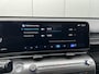 Hyundai Kona Electric Long Range Pure Edition 64.8 kWh / (Dynamische) Navigatie / 3 Fase / Batterijconditionering / Apple CarPlay & Android Auto / Stoel & Stuurverwarming / 19 Inch Lichtmetalen Velgen / Parkeersensoren Voor + Achter / Achteruitrijcamera /