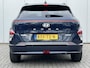 Hyundai Kona Electric Long Range Pure Edition 64.8 kWh / (Dynamische) Navigatie / 3 Fase / Batterijconditionering / Apple CarPlay & Android Auto / Stoel & Stuurverwarming / 19 Inch Lichtmetalen Velgen / Parkeersensoren Voor + Achter / Achteruitrijcamera /