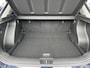 Hyundai Kona Electric Long Range Pure Edition 64.8 kWh / (Dynamische) Navigatie / 3 Fase / Batterijconditionering / Apple CarPlay & Android Auto / Stoel & Stuurverwarming / 19 Inch Lichtmetalen Velgen / Parkeersensoren Voor + Achter / Achteruitrijcamera /