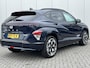 Hyundai Kona Electric Long Range Pure Edition 64.8 kWh / (Dynamische) Navigatie / 3 Fase / Batterijconditionering / Apple CarPlay & Android Auto / Stoel & Stuurverwarming / 19 Inch Lichtmetalen Velgen / Parkeersensoren Voor + Achter / Achteruitrijcamera /