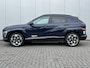 Hyundai Kona Electric Long Range Pure Edition 64.8 kWh / (Dynamische) Navigatie / 3 Fase / Batterijconditionering / Apple CarPlay & Android Auto / Stoel & Stuurverwarming / 19 Inch Lichtmetalen Velgen / Parkeersensoren Voor + Achter / Achteruitrijcamera /