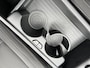 Hyundai Kona Electric Long Range Pure Edition 64.8 kWh / (Dynamische) Navigatie / 3 Fase / Batterijconditionering / Apple CarPlay & Android Auto / Stoel & Stuurverwarming / 19 Inch Lichtmetalen Velgen / Parkeersensoren Voor + Achter / Achteruitrijcamera /