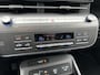 Hyundai Kona Electric Long Range Pure Edition 64.8 kWh / (Dynamische) Navigatie / 3 Fase / Batterijconditionering / Apple CarPlay & Android Auto / Stoel & Stuurverwarming / 19 Inch Lichtmetalen Velgen / Parkeersensoren Voor + Achter / Achteruitrijcamera /
