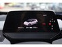 Volkswagen ID.3 First Plus 58 kWh 204PK / 150kW, NL auto, 1e eigenaar nieuw door ons geleverd en onderhouden, LED Matrix (IQ.Lights), keyless start & entry, achteruitrijcamera (rear view), parkeersensoren voor en achter (pdc), stoel- en stuurwiel verwarming, adaptieve cruise control (acc), 19" 'Andoya' LMV, Apple Carplay & Android Auto, elektrisch verstel-, verwarm- en inklapbare buitenspiegels (spiegel pakket), sfeerverlichting, DAB+, navigatie, privacy glas, 2-zone climatronic, dynamische knipperlichten in de spiegels en achterlichten ETC.