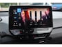 Volkswagen ID.3 First Plus 58 kWh 204PK / 150kW, NL auto, 1e eigenaar nieuw door ons geleverd en onderhouden, LED Matrix (IQ.Lights), keyless start & entry, achteruitrijcamera (rear view), parkeersensoren voor en achter (pdc), stoel- en stuurwiel verwarming, adaptieve cruise control (acc), 19" 'Andoya' LMV, Apple Carplay & Android Auto, elektrisch verstel-, verwarm- en inklapbare buitenspiegels (spiegel pakket), sfeerverlichting, DAB+, navigatie, privacy glas, 2-zone climatronic, dynamische knipperlichten in de spiegels en achterlichten ETC.