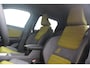 Renault R5 COMFORT RANGE ICONIC CINQ 150PK 52 kWh | PACK WINTER: ELEKTRISCH VERWARMBARE VOORSTOELEN/ELEKTRISCH VERWARMBAAR STUURWIEL/BESTUURDERSSTOEL MET ELEKTRISCH VERSTELBARE LENDESTEUN/IN HOOGTE VERSTELBARE PASSAGIERSSTOEL | PACK PREMIUM SOUND HARMAN KARDON: 9 SPEAKERS WAARVAN 1 SUBWOOFER/VERMOGEN 410 WATT/5 GELUIDSSFEREN: STUDIO/PODCAST/CONCERT/CLUB EN IMMERSION | PACK PARKING: FULL EASY PARK ASSIST MET PARKEERSENSOREN AAN VOOR EN ZIJKANT | PACK SAFETY & ADVANCED DRIVING ASSIST: INTELLIGENT ADAPTIVE CRUISE CONTROL,GEBRUIKT KAARTDATA OM SNELHEID AAN TE PASSEN/ACCUPANT SAFETY EXIT/ACTIVE DRIVER ASSIST/BLIND SPOT WARNING EN LANE DEPARTURE PREVENTION (BIJ INHALEN)/REAR CROSS TRAFFIC ALERT MET REAR ACTIVE EMERGENCY BRAKING | ALL WEATHER BANDEN | LICHTMETALEN VELGEN 18" "CHRONO" | DAKSTRIPING PATERN GOLD | FULL LED KOPLAMPEN MET MICRO OPTICS EN FRANSE VLAG | DRAADLOZE TELEFOONLADER | NAVIGATIE | DRAADLOZE APPLE CARPLAY/ANDROID AUTO | ACHTERUITRIJ CAMERA | ADAPTIVE CRUISE CONTROL |