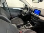 Ford Focus Wagon 1.0 EcoBoost Trend Edition Business Trekhaak Navigatie Apple Carplay Android Auto Parkeerhulp Cruise Control Stoel-en stuurverwarming Climate Control Lichtmetalen velgen