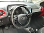 Toyota Aygo X 1.0 VVT-i x-joy | Navigatie via Apple Carplay | Climate Control | Parkeercamera | Licht metalen velgen