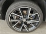 Skoda Karoq 1.5 TSI 150pk Automaat Sportline Business | Panoramadak | Stuur- en Stoelverwarming | Camera | PDC V+A | CarPlay | 19"