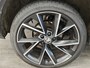 Skoda Karoq 1.5 TSI 150pk Automaat Sportline Business | Panoramadak | Stuur- en Stoelverwarming | Camera | PDC V+A | CarPlay | 19"
