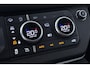 Land Rover Defender 110 D200 SE | Luchtvering | ClearSight | 360° Camera | Meridian | Stoel+Stuurverwarming