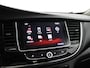 Opel Mokka X 1.4 Turbo Innovation trekhaak, airco, cruisecontr, electr stoel, Apple Carplay/Android Auto, Achteruitrijcamera, Parkeersensor voor/achter De Opel Mokka X 1.4 Turbo Innovation is een ruime en luxe SUV die comfort en stijl perfect combineert. Dankzij de krachtige en soepele turbomotor biedt deze auto een prettige rijervaring, ter