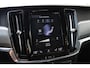 Volvo V90 2.0 T4 Momentum | Achteropkomend verkeer waarschuwing | Autonomous Emergency Braking | Bots herkenning en activatie | Cruise control adaptief | Rijstrooksensor met correctie | Achterbank verwarmd | Apple Carplay & Android Auto | Elektrisch verstelbare bestuurdersstoel met geheugen | Navigatiesysteem full map + hard disk | Stuurwiel verwarmd