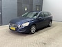Volvo V60 1.6 DRIVe Kinetic | Navigatie | Parkeersensoren | Cruise Control | City Safety | Bluetooth | 16 Inch