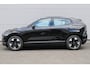 Volvo EX30 P3 Plus Europa 51 kWh | Stuurverwarming | Stoelverwarming | Elektrisch Verstelbare Stoelen Met Geheugen | BLIS | Elektrische Achterklep | Sfeerverlichting | Harman/Kardon | Google | Parkeersensoren Voor & Achter | Achteruitrijcamera | Keyless | Adaptieve Cruise Control | Pilot Assist | Lane Keeping | 18-Inch Lichtmetalen Velgen |