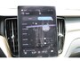Volvo XC60 2.0 T6 Plug-in hybrid AWD Ultra Black Edition | B&W | Luchtvering | 22" | Full | UNIEK! | Facelift