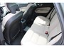Volvo XC60 2.0 T6 Plug-in hybrid AWD Ultra Black Edition | B&W | Luchtvering | 22" | Full | UNIEK! | Facelift
