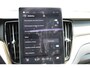 Volvo XC60 2.0 T6 Plug-in hybrid AWD Ultra Black Edition | B&W | Luchtvering | 22" | Full | UNIEK! | Facelift