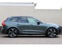 Volvo XC60 2.0 T6 Plug-in hybrid AWD Ultra Black Edition | B&W | Luchtvering | 22" | Full | UNIEK! | Facelift