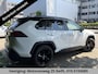 Toyota RAV4 2.5 HYBRID 4WD DYNAMIC PACK GARANTIE TOT 05-2031! SLECHTS 39.000 KM! 1650 KG TREKGEWICHT. STUUR & STOELVERWARMING . NAVIGATIE .PDC V & A .