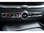 Volvo XC60 2.0 T6 Plug-in hybrid AWD Plus Black Edition | Panoramadak | H/K | Camera | Leder