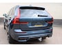 Volvo XC60 2.0 T8 Plug-in hybrid AWD Ultra Black Edition | Luchtvering | B&W | Trekhaak | 22" | Massage | Full Options | Facelift