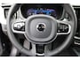 Volvo XC60 2.0 T8 Plug-in hybrid AWD Ultra Black Edition | Luchtvering | B&W | Trekhaak | 22" | Massage | Full Options | Facelift