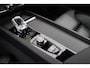 Volvo XC60 2.0 T8 Plug-in hybrid AWD Ultra Black Edition | Luchtvering | B&W | Trekhaak | 22" | Massage | Full Options | Facelift