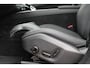 Volvo XC60 2.0 T8 Plug-in hybrid AWD Ultra Black Edition | Luchtvering | B&W | Trekhaak | 22" | Massage | Full Options | Facelift