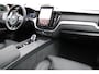 Volvo XC60 2.0 T8 Plug-in hybrid AWD Ultra Black Edition | Luchtvering | B&W | Trekhaak | 22" | Massage | Full Options | Facelift