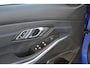 BMW 3-Serie 320i M Sport Pakket | Achteruitrijcamera | Carplay | Leer Alcan | Dealer onderhouden Nl Auto! 19" lmv