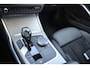 BMW 3-Serie 320i M Sport Pakket | Achteruitrijcamera | Carplay | Leer Alcan | Dealer onderhouden Nl Auto! 19" lmv