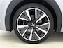 Peugeot 208 1.2 GT-Line Navigatie | Adaptieve Cruise Control | Stoelverwarming | Achteruitrijcamera | Climate Control | Apple Carplay/Android Auto |