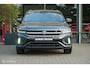 Volkswagen T-Roc 1.5 TSI R-Line | Pano | IQLed | 19 Inch | ACC | Keyless entry & Go | Trekhaak | Stoelverwarming | Virtual Dash