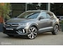 Volkswagen T-Roc 1.5 TSI R-Line | Pano | IQLed | 19 Inch | ACC | Keyless entry & Go | Trekhaak | Stoelverwarming | Virtual Dash