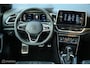 Volkswagen T-Roc 1.5 TSI R-Line | Pano | IQLed | 19 Inch | ACC | Keyless entry & Go | Trekhaak | Stoelverwarming | Virtual Dash
